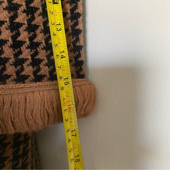 Vintage Couture Imports 100% Wool Houndstooth Coat with cape Size S/M - Picture 6 of 8